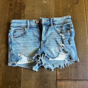 American Eagle Light-Wash Jean Shorts - Size 4